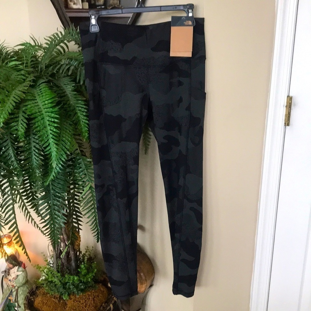 Brand New North Face Black Camo Luxe Jacquard Fitted Workout Activewear Leggings